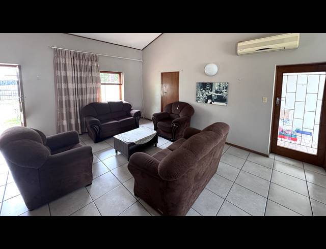 4 BEDROOM FREESTANDING FOR SALE IN VAN RIEBEECK PARK